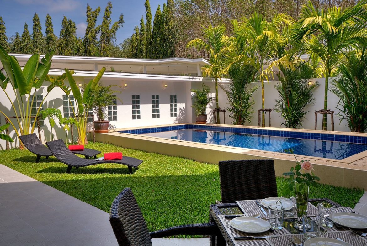Spacious Villa Paklok