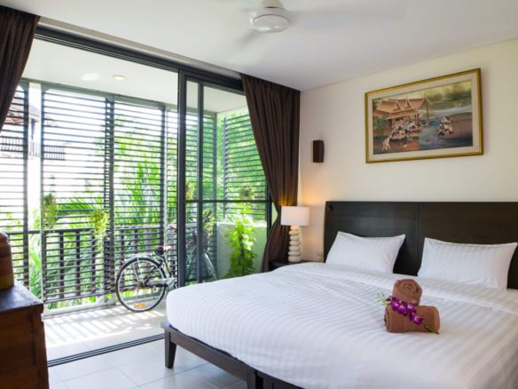 2 Bed Beach Condo with Roof Terrace