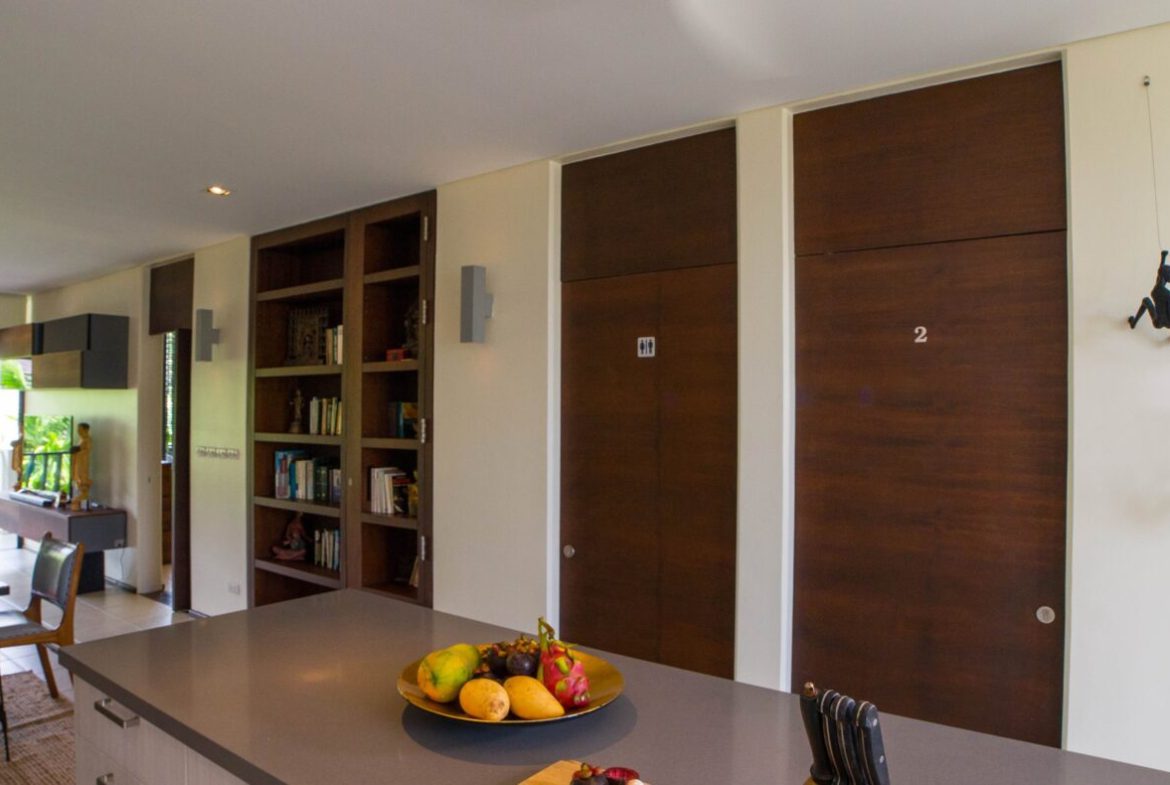 2 Bed Beach Condo with Roof Terrace