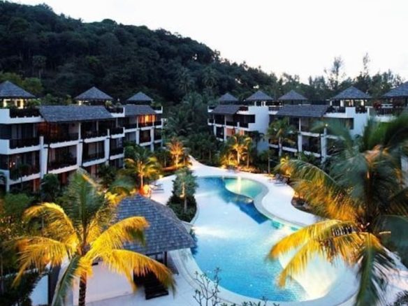 2 Bed Beach Condo with Roof Terrace