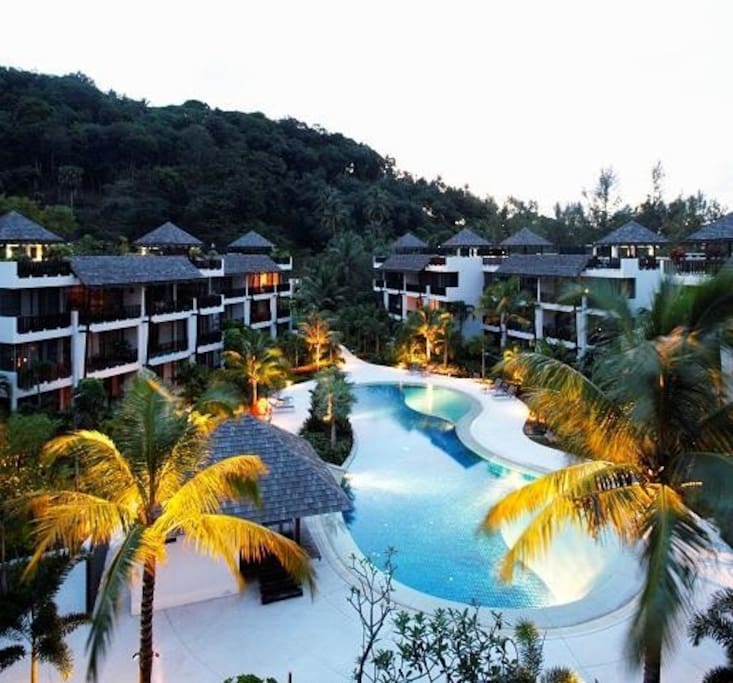 2 Bed Beach Condo with Roof Terrace
