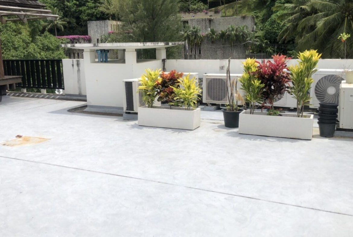 2 Bed Beach Condo with Roof Terrace