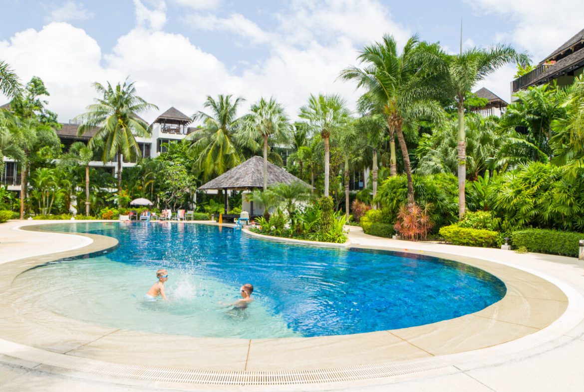 2 Bed Beach Condo with Roof Terrace