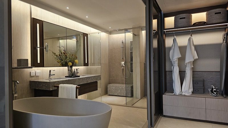 2-Bedroom Condominium with Curved Terrace – Bang Tao