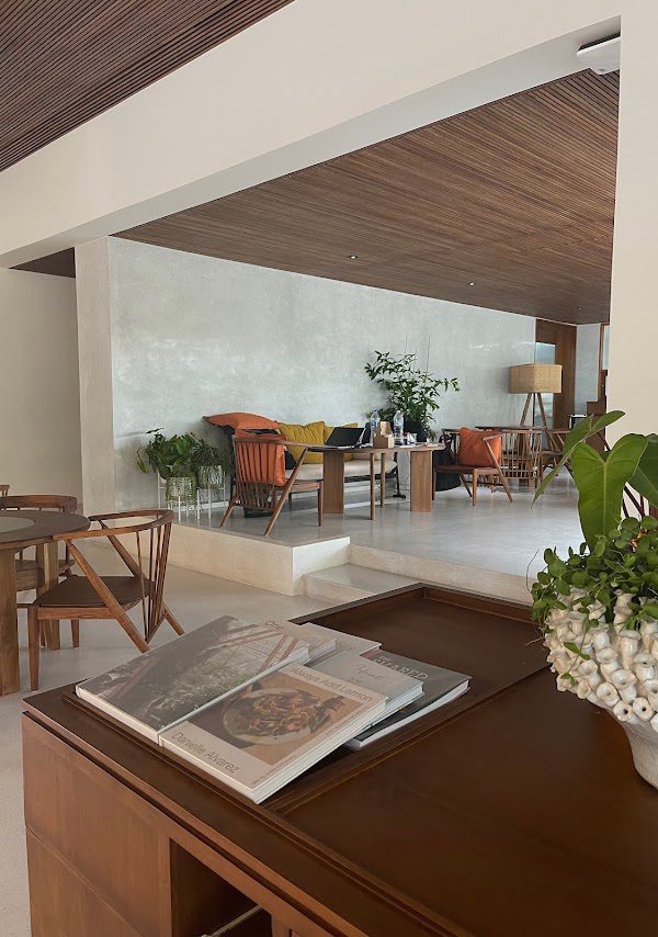 2022-11-22 (1) Secluded 4-Bedroom Villa in Serene Oasis
