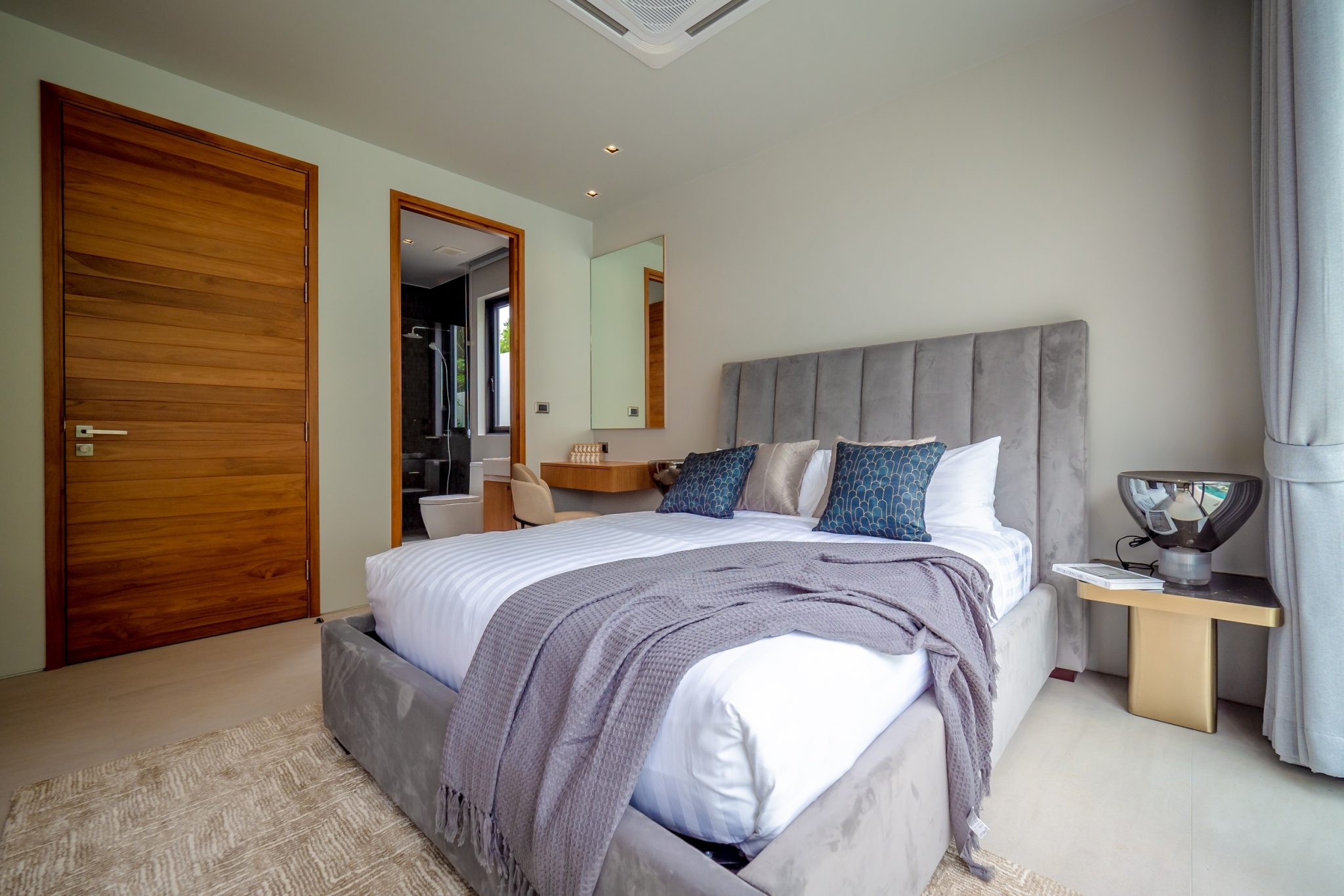 3-BR Autumn Modern Loft – Botanica 07 4-BR Autumn Modern Loft – Botanica