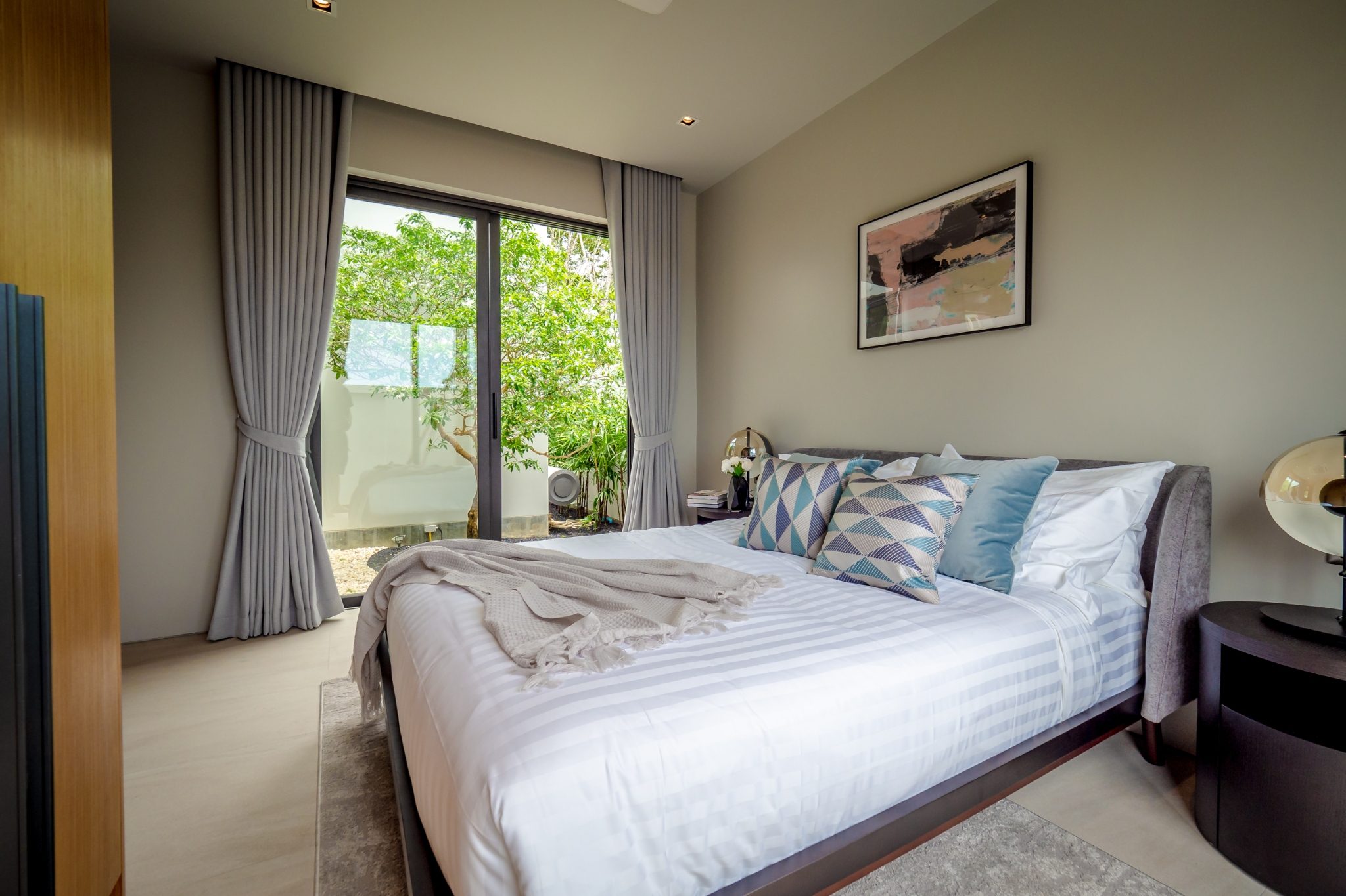 3-BR Autumn Modern Loft – Botanica 30 4-BR Autumn Modern Loft – Botanica
