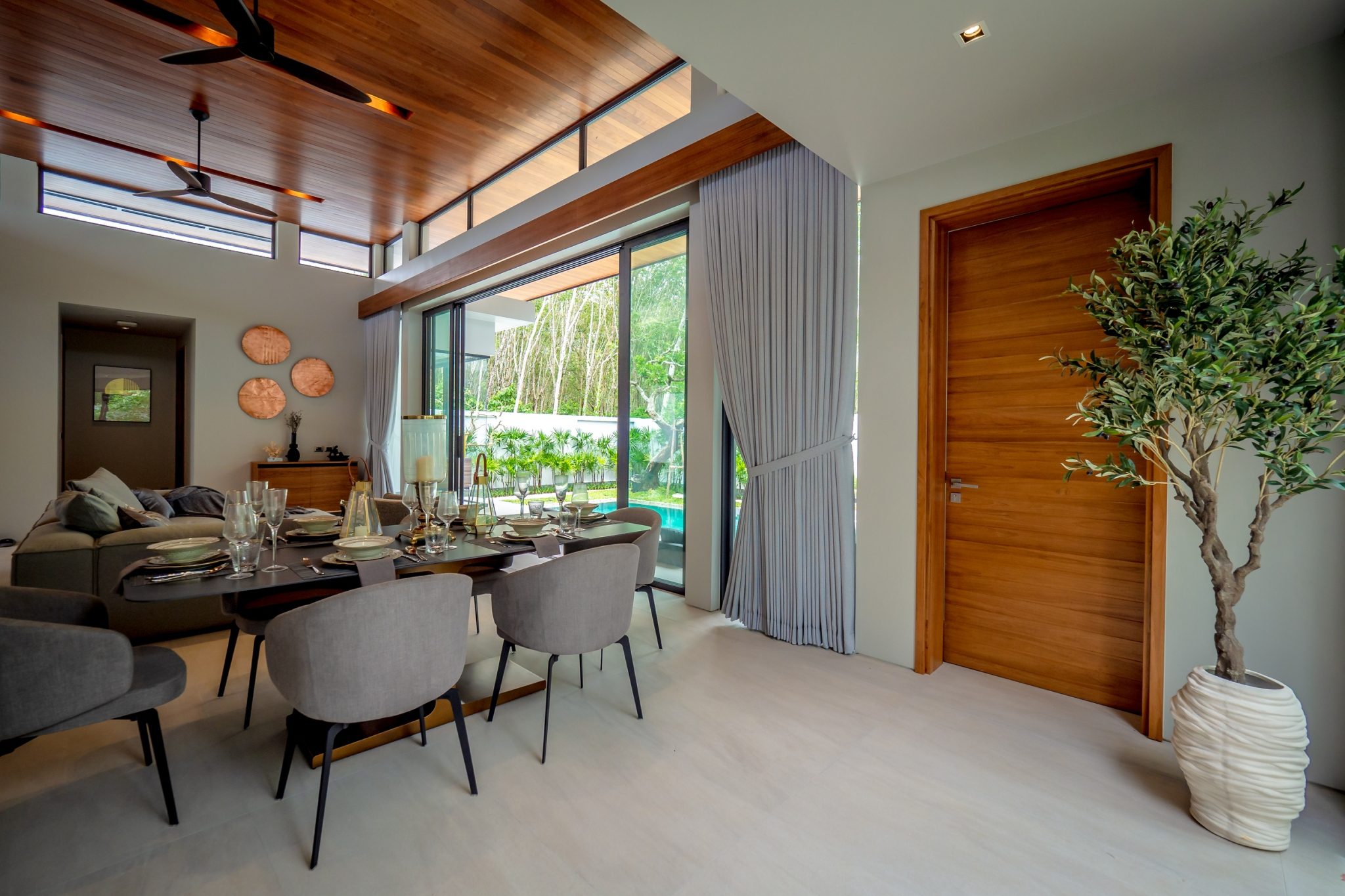 3-BR Autumn Modern Loft – Botanica 32 4-BR Autumn Modern Loft – Botanica