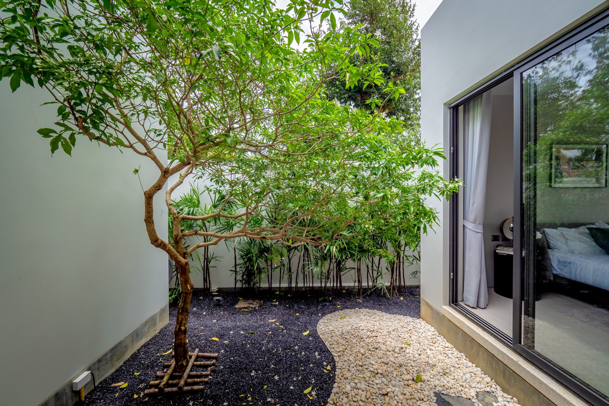 3-BR Autumn Modern Loft – Botanica 33 4-BR Autumn Modern Loft – Botanica