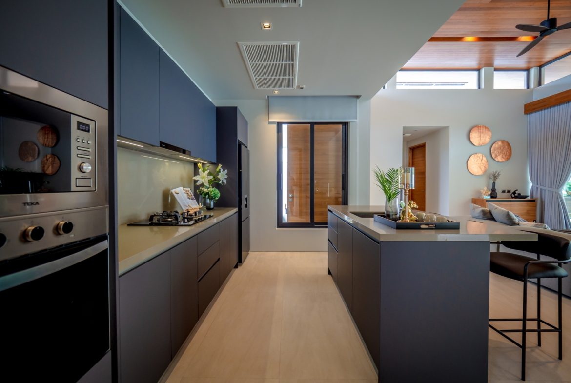 4-BR Autumn Modern Loft – Botanica