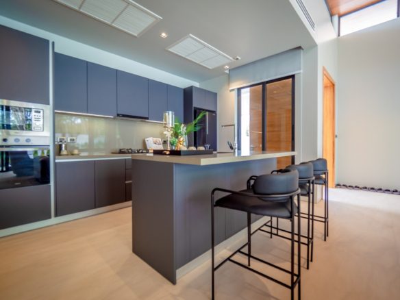 4-BR Autumn Modern Loft – Botanica