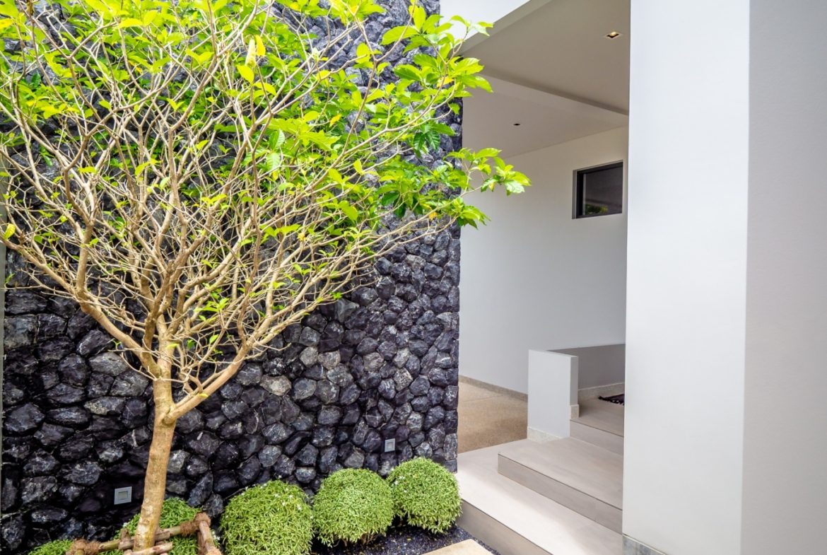 4-BR Autumn Modern Loft – Botanica