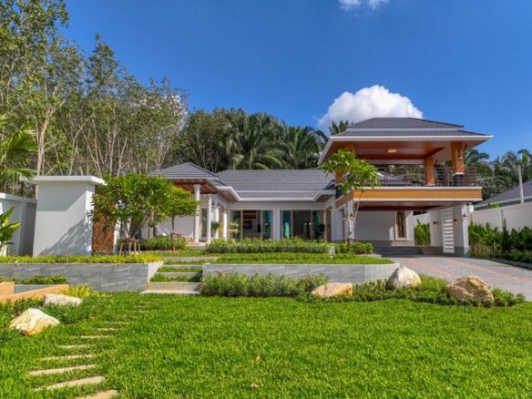 3 Bedroom Pool Villa with Mountain Views in Krabi
