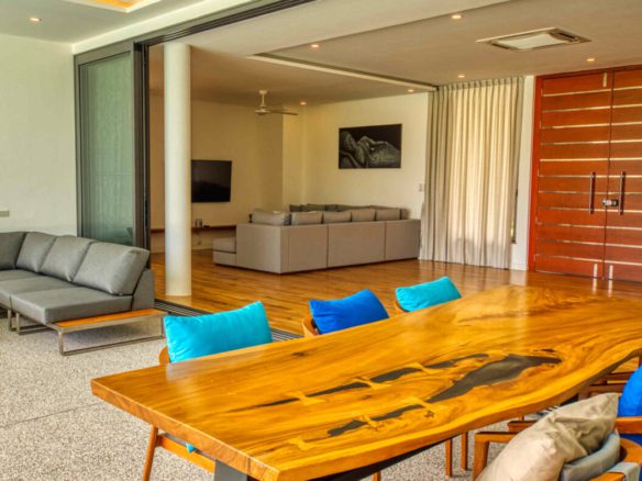 Modern 4 Bed Laguna Golf Villa