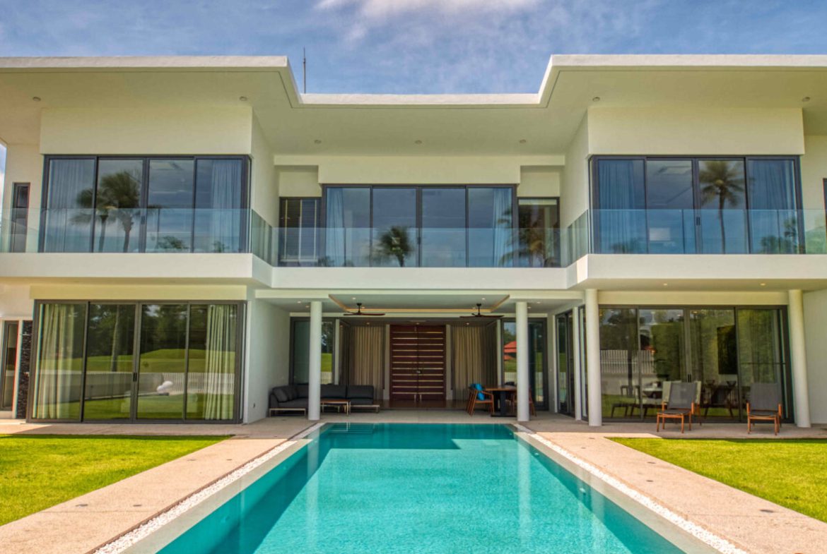 Modern 4 Bed Laguna Golf Villa