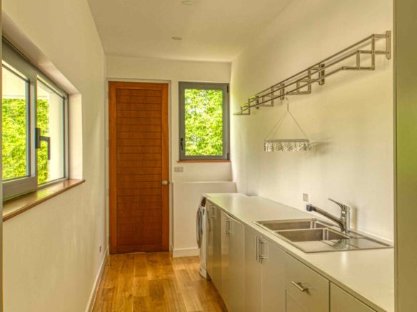 Modern 4 Bed Laguna Golf Villa