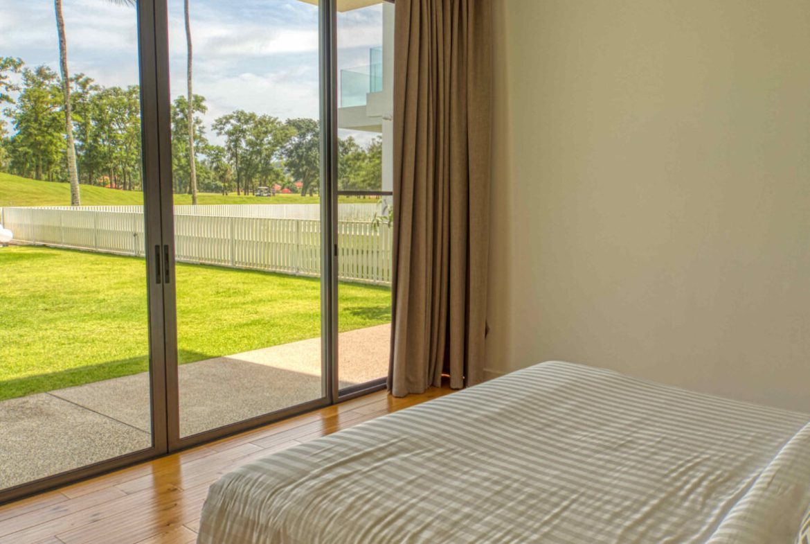 Modern 4 Bed Laguna Golf Villa