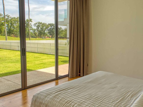 Modern 4 Bed Laguna Golf Villa