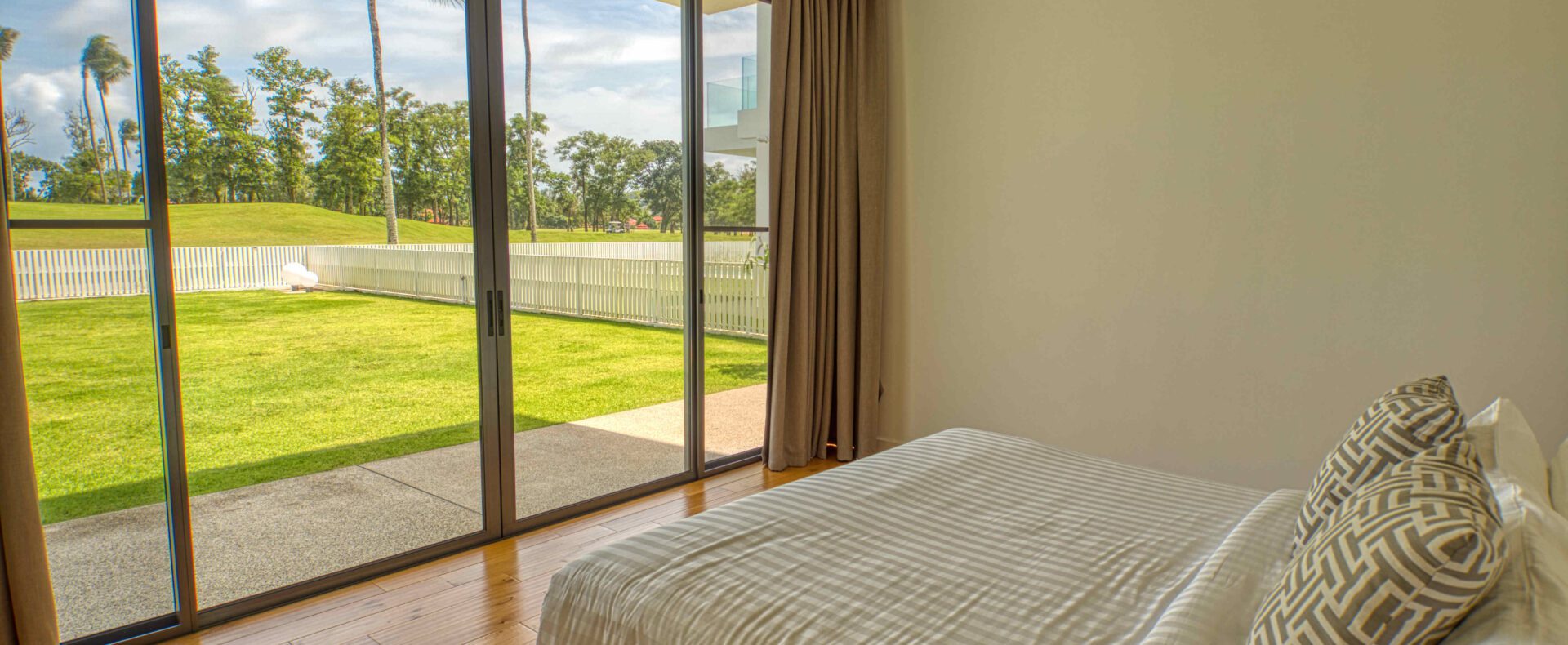 4-Bed-Laguna-Golf-Villa-23-1920×790 Modern 4 Bed Laguna Golf Villa