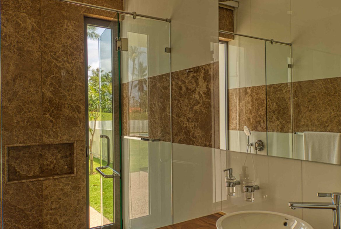 Modern 4 Bed Laguna Golf Villa