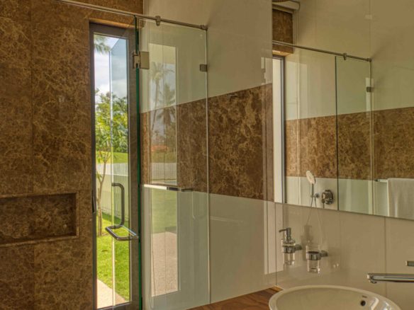 Modern 4 Bed Laguna Golf Villa