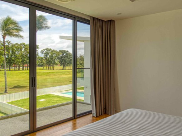Modern 4 Bed Laguna Golf Villa