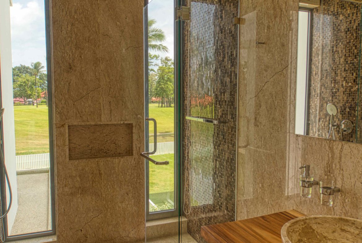 Modern 4 Bed Laguna Golf Villa
