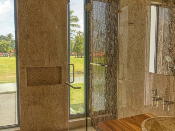 Modern 4 Bed Laguna Golf Villa