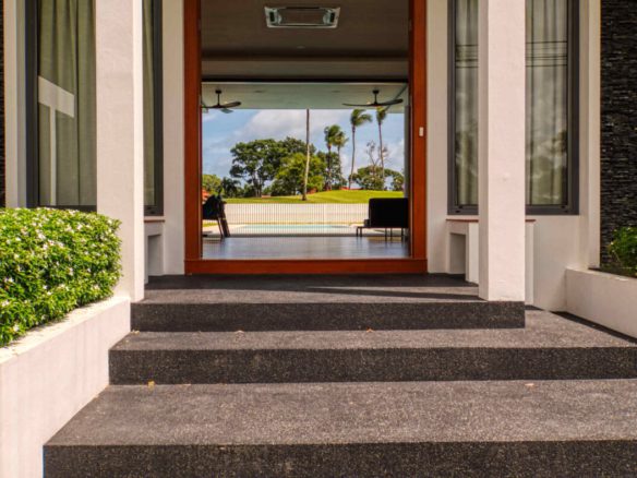 Modern 4 Bed Laguna Golf Villa