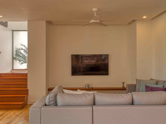 Modern 4 Bed Laguna Golf Villa