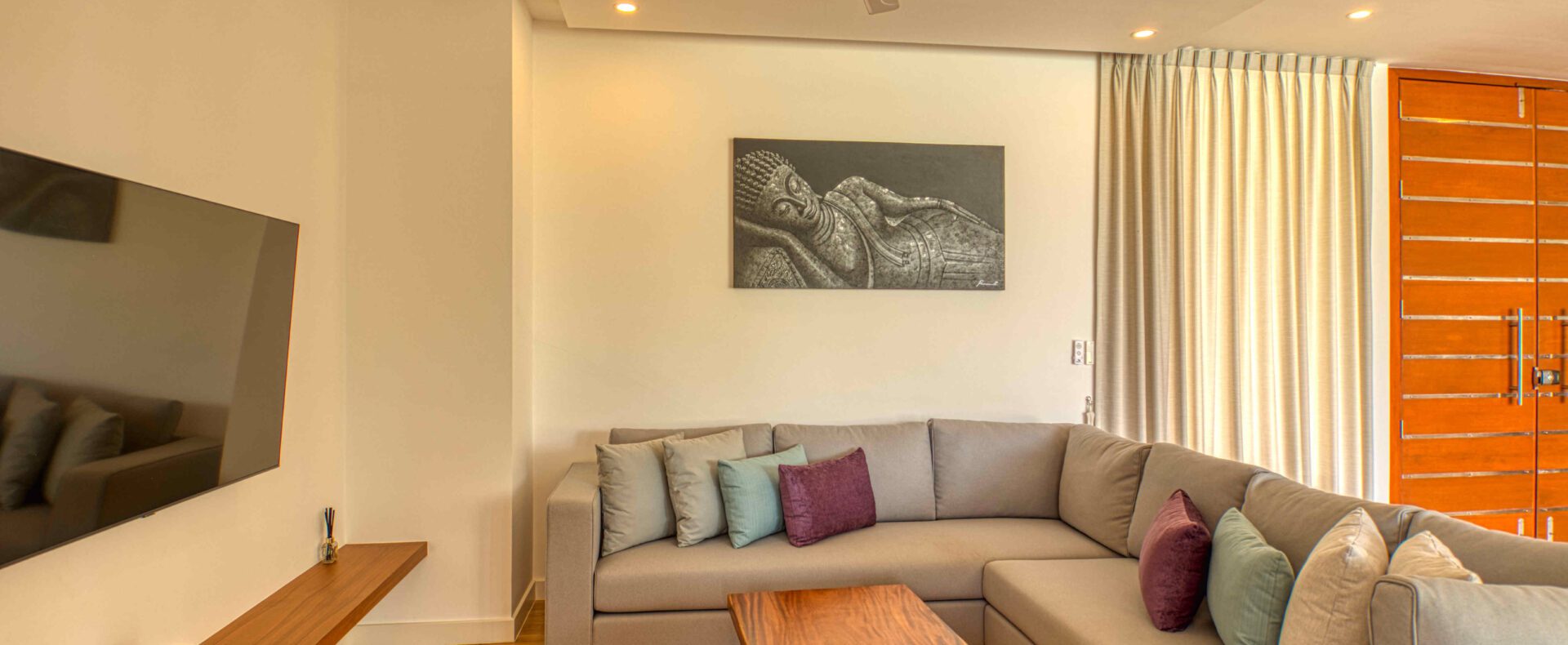 4-Bed-Laguna-Golf-Villa-8-1920×790 Modern 4 Bed Laguna Golf Villa
