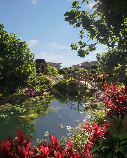 4 Bedroom Lakefront Pool Villa in Laguna