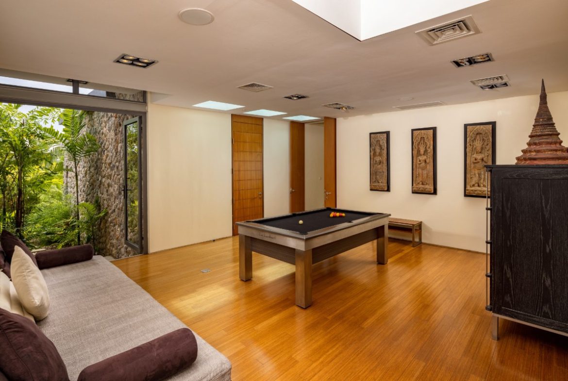 5-Bedroom Villa with Panoramic Ocean Views