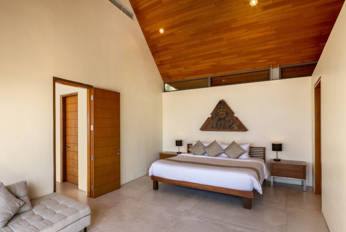 5-Bedroom Villa with Panoramic Ocean Views
