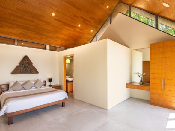 5-Bedroom Villa with Panoramic Ocean Views