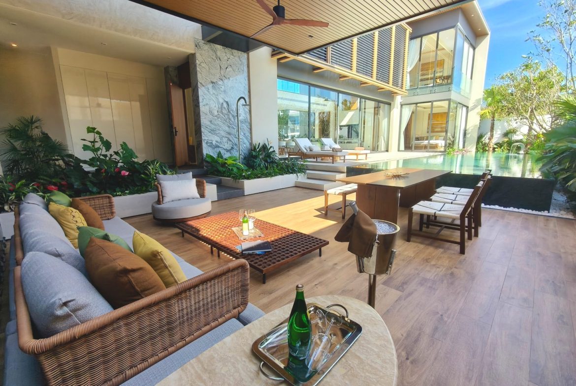 5-Bedroom Modern Pool Villa in Cherngtalay, Phuket