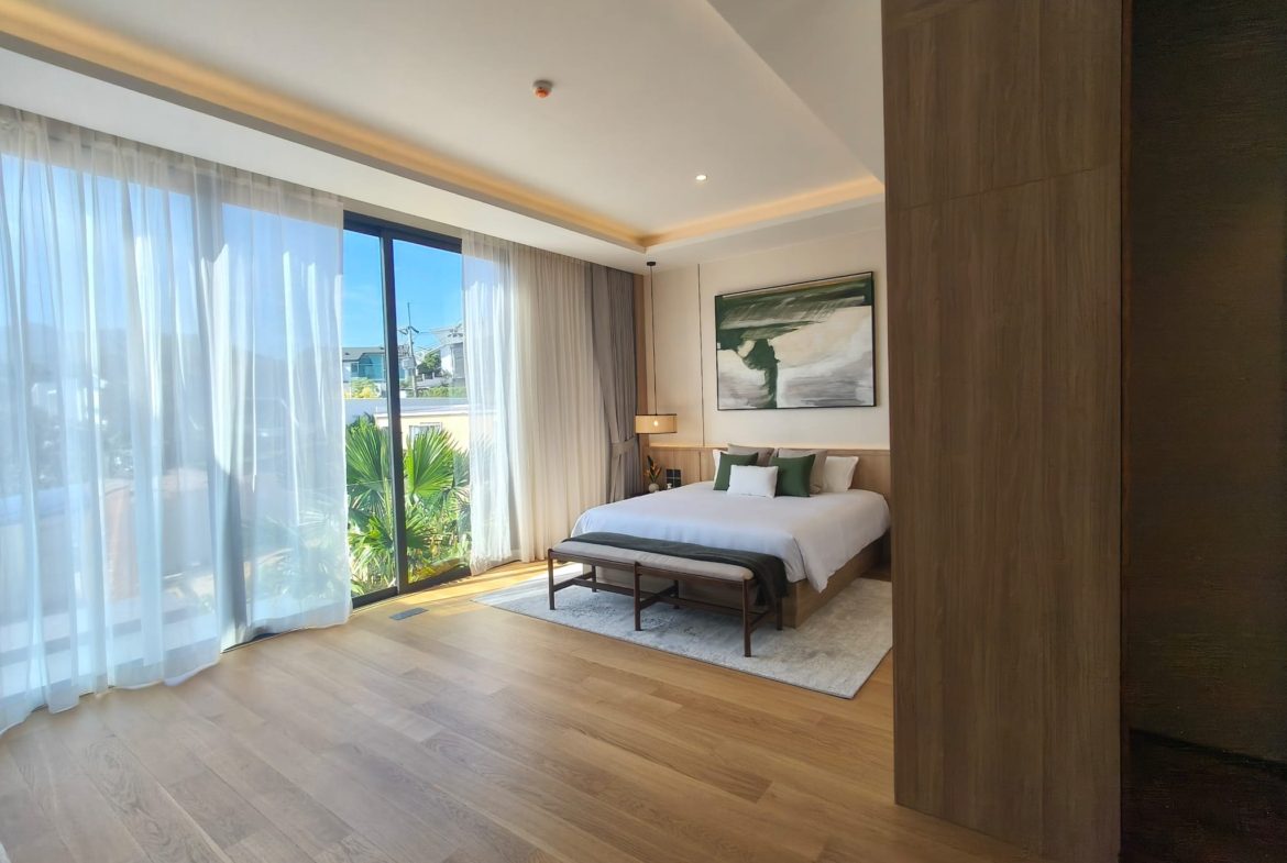 5-Bedroom Modern Pool Villa in Cherngtalay, Phuket