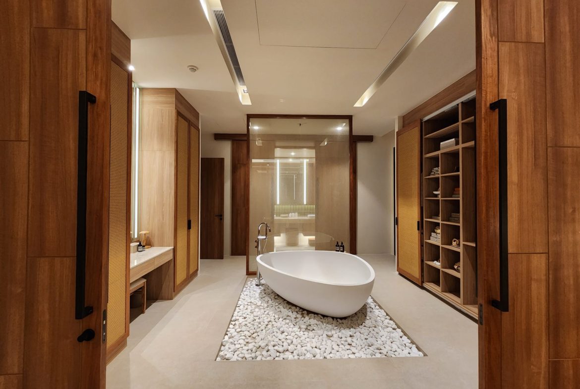 5-Bedroom Modern Pool Villa in Cherngtalay, Phuket