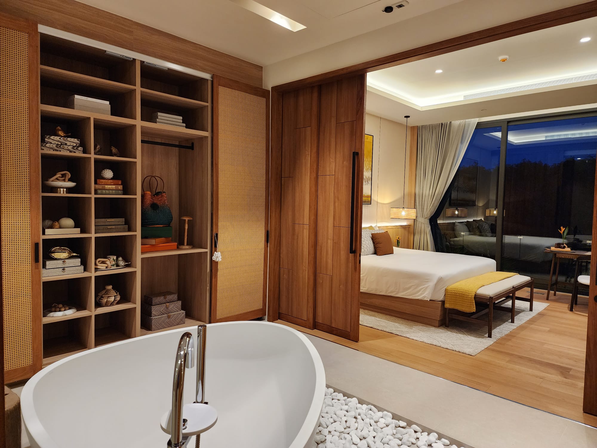 5 bedroom villa – Annara 17 (1) 5-Bedroom Modern Pool Villa in Cherngtalay, Phuket