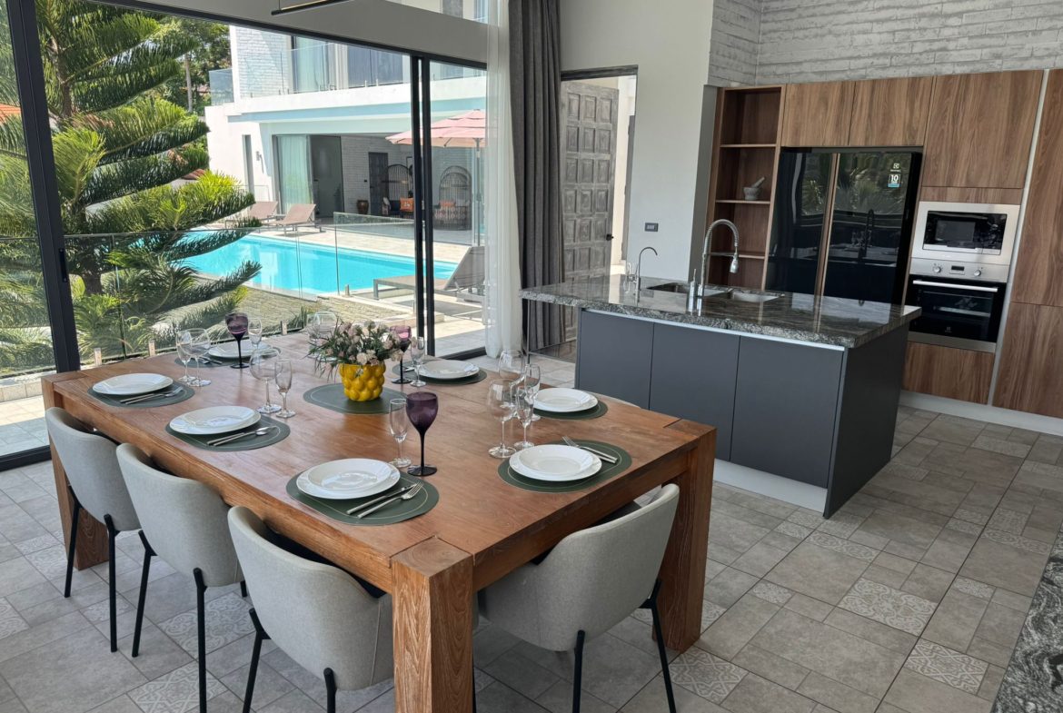 6 Bedroom Sea View Villa in Kamala