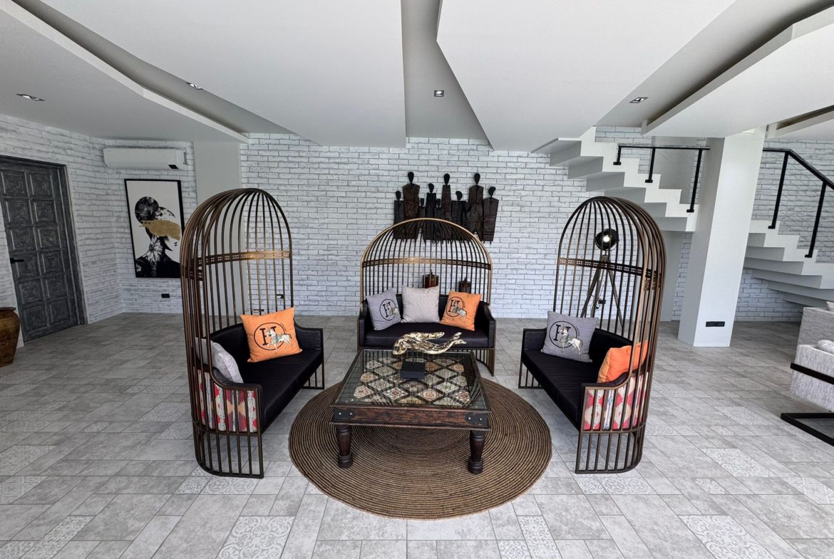 6 Bedroom Sea View Villa in Kamala
