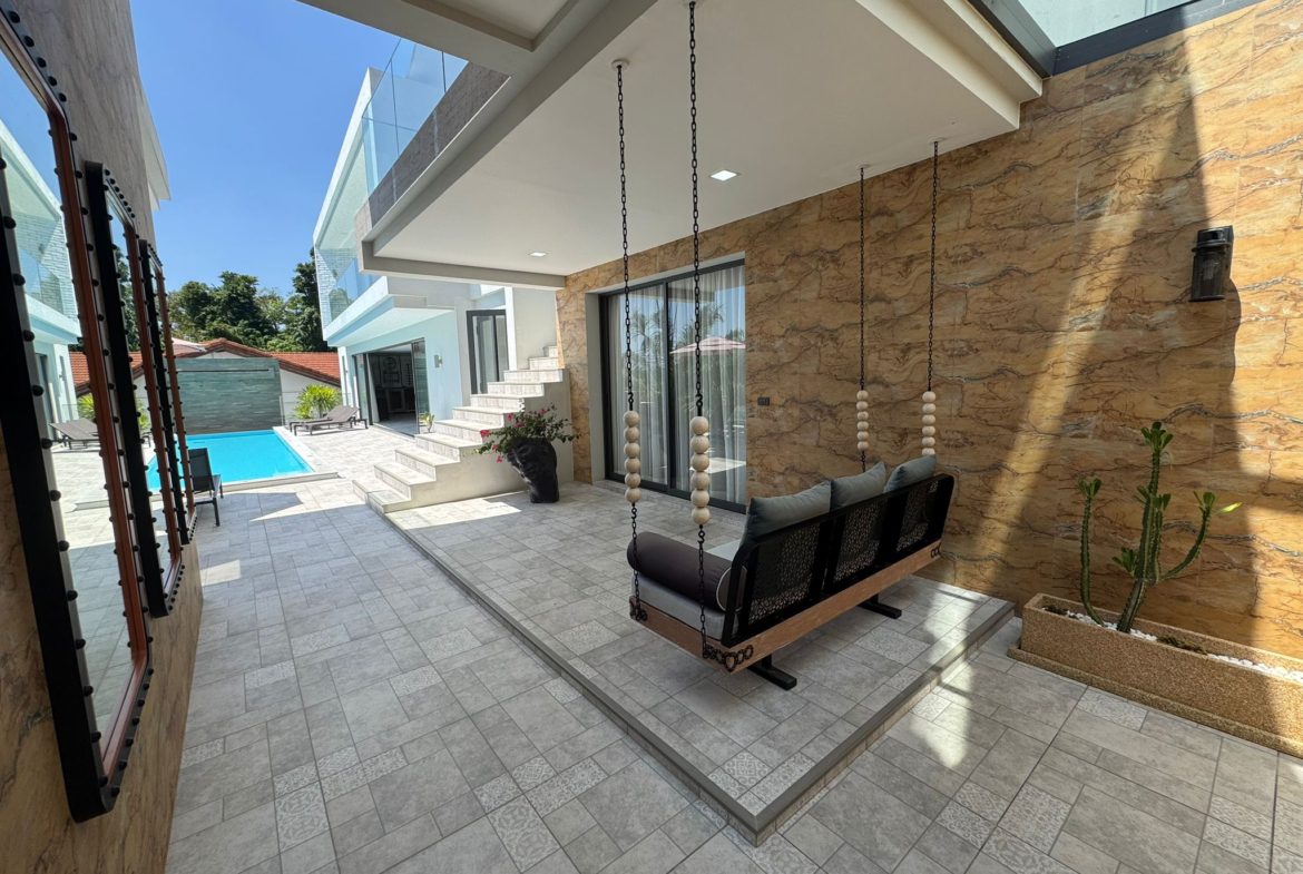 6 Bedroom Sea View Villa in Kamala