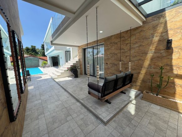 6 Bedroom Sea View Villa in Kamala