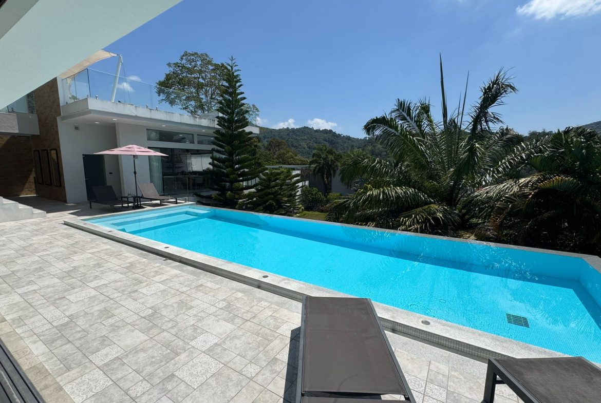 6 Bedroom Sea View Villa in Kamala