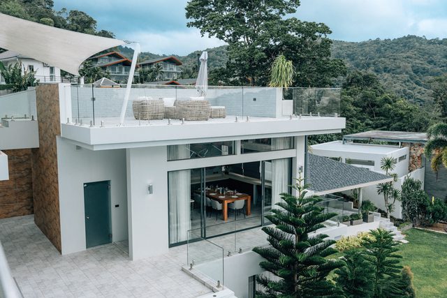 6 Bedroom Sea View Villa in Kamala