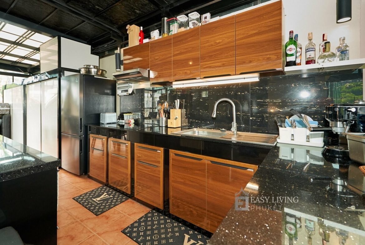 4 – Bedroom The Highland Residence Patong