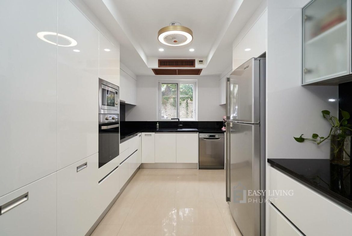 4 – Bedroom The Highland Residence Patong