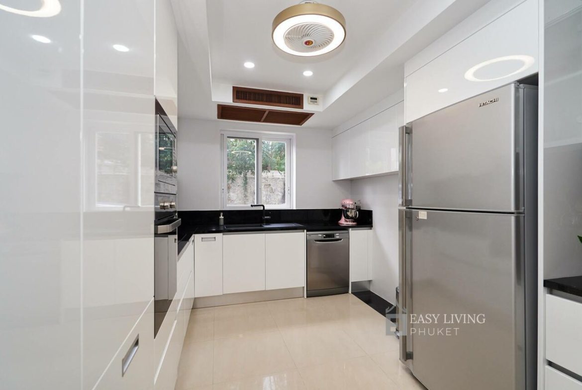 4 – Bedroom The Highland Residence Patong
