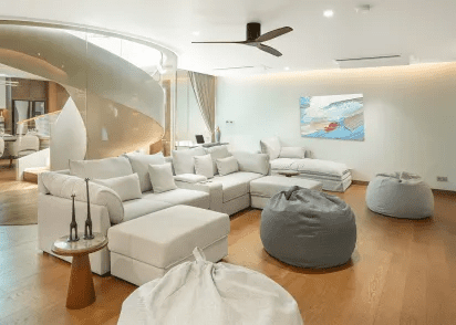 4 Bedroom Oceanfront Villa in Bang Tao