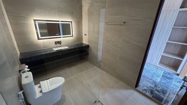 5 Bedroom Sea View Villa in Layan, Phuket